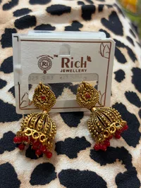 Earring thumbnail 4