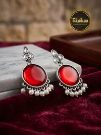 Earring thumbnail 1