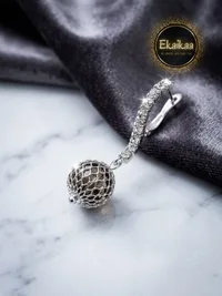 Earring thumbnail 1