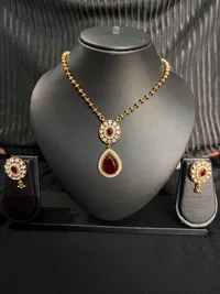 Mala Earring Set thumbnail 4