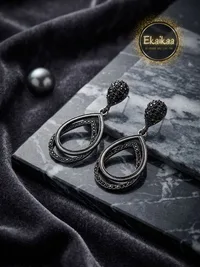 Earring thumbnail 4